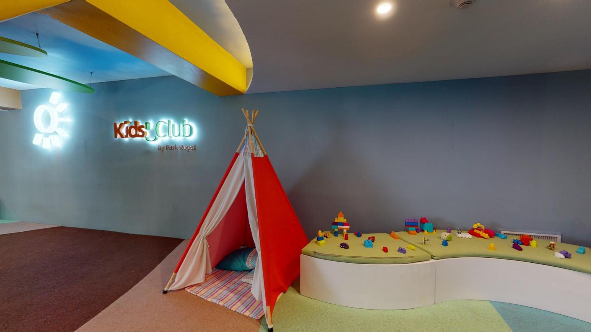 Grand Park Royal Puerto Vallarta Bagian luar foto Kids Club